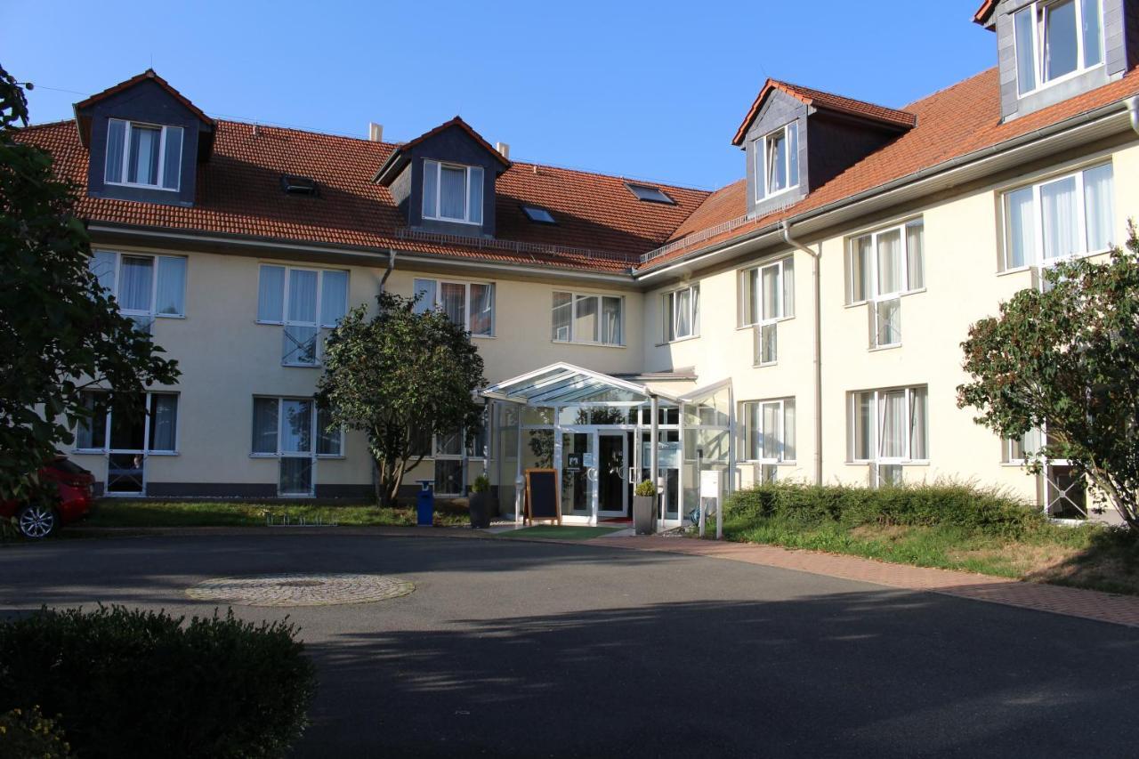 Hotel Ilmtal Mellingen Exterior photo